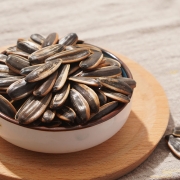 巨壳焦糖原味瓜子500g袋五香味葵花籽小包装炒货休闲零食散装批发